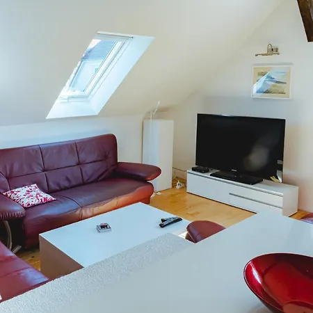 Ferienunterkuenfte Galeriewohnung & Bungalow *